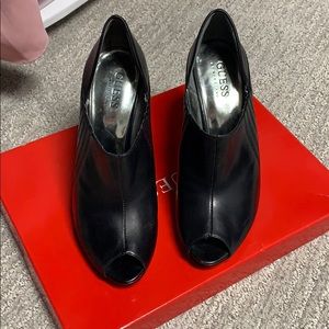 Guess by Marciano leather pip-toe black shoes.